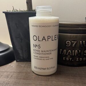 Olaplex No.5 Bond Maintenance Conditioner